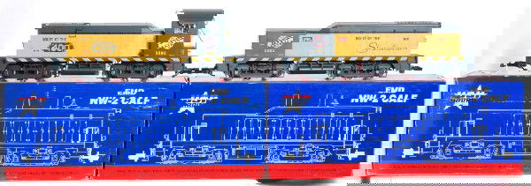 USA C&NW NW-2 and calf unit: USA Trains G Scale Chicago and North Western EMD NW-2 and calf unit. Item numbers are R22013 and 22014. Cab numbers are 3390 and 3393. Units both feature smoke, eight wheel drive and headlights. Calf