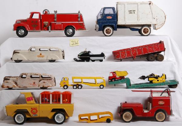 Lot of pressed steel toy vehicles, trucks: Lot of pressed steel toy vehicles, trucks. Buddy L, Tonka, Wyandotte. Please view the photographs for the best description and as to the condition and diversity of the items in this lot. Items in this