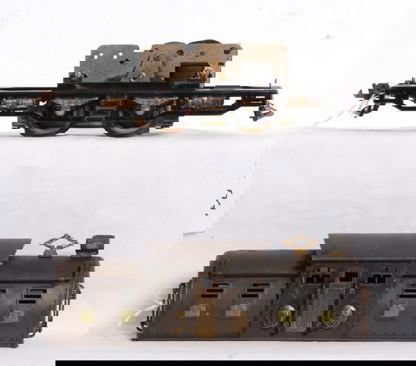 Prewar Lionel No. 4 0-4-0 Build-A-Loco gray: Prewar Lionel No. 4 0-4-0 Build-A-Loco gray with missing trim and screws, C5 area.