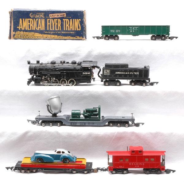 Am Flyer Nickel Plate RR Switcher Freight Set: American Flyer S gauge Nickel Plate RR switcher freight set no. 5004, circa 1950 containing; 342AC Nickel Plate Road 0-8-0 switcher and tender, 715 AF automobile car with a Manoil coupe, 646 Erie depr