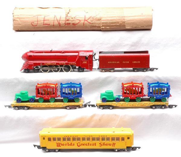Am Flyer Circus Train Set no. 5002T 353 649 2-643: American Flyer S gauge AF Circus Train set no. 5002T, circa 1950-51 containing; 353 American Flyer Circus 4-6-2 Pacific loco and tender, yellow New Haven 649 AF Circus coach and two 643 AF Circus flat