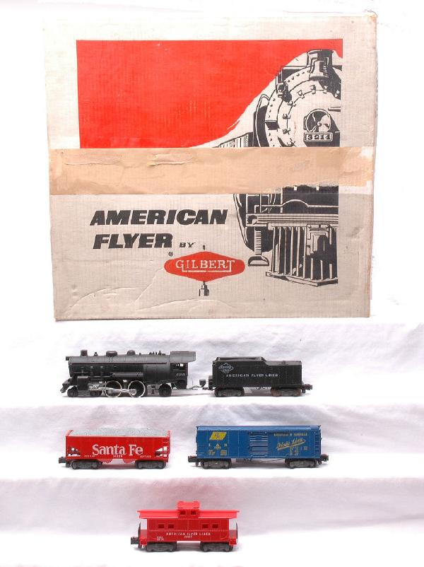 Am Flyer The Arrow Freight Set no. 20605 OB: American Flyer S gauge The Arrow freight set no. 20605, circa 1960 in set box containing; 21105 Reading Lines 4-4-2 Atlantic loco and tender, 24225 Santa Fe hopper with gravel load, 24066 Louisville &