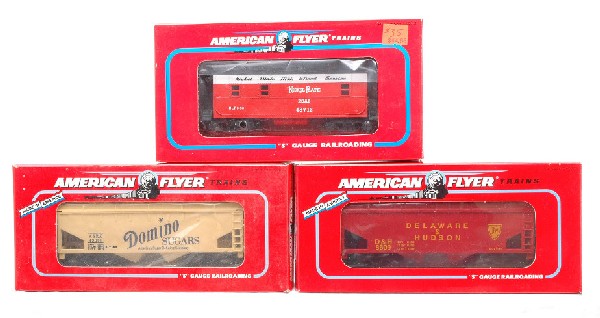 Am Flyer by Lionel 48609 49608 48713 MINT OBs: American Flyer S gauge by Lionel freight cars; 48609 Delaware & Hudson covered hopper, 49608 Domino Sugar covered hopper and a 48713 Nickel Plate Road caboose in OBs, C9-10.