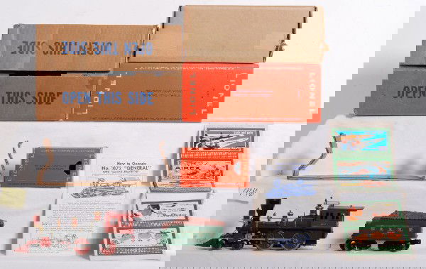 Lionel 1872LT General locomotive and tender set in: Postwar O gauge Lionel 1872LT General locomotive and tender set in master carton with inner boxes and sleeve and insert for loco box. Train looks C8. Boxes look C7-8. Original instructions sheet and p