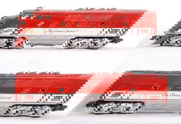 Lionel No. 2245 The Texas Special F3 A-B units: Postwar Lionel O gauge No. 2245 MKT The Texas Special EMD F3 diesel A-B units, missing porthole lens. Powered unit has battery damage to frame. Trains otherwise look C5-6.