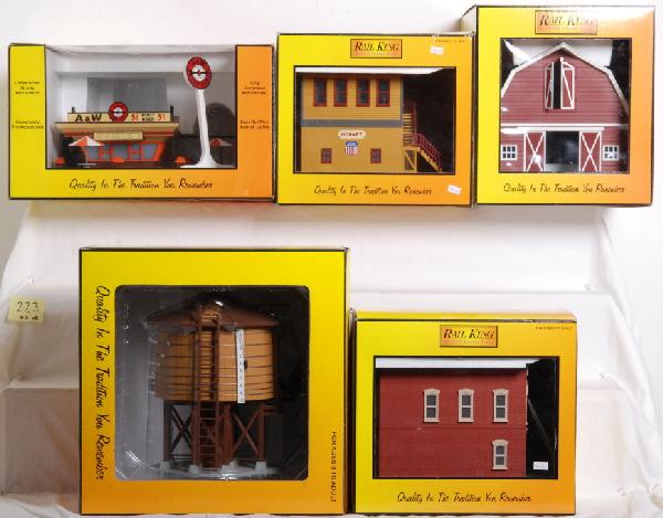 5 Railking buildings A&W, barn, water tower Etc.: MTH Railking O gauge buildings in OBs. 5 total including 30-11028 operating water tower (missing control button) 30-9056 corner auto parts store, 30-9048 Union Pacific switch tower, 30-9068 A&W Root b