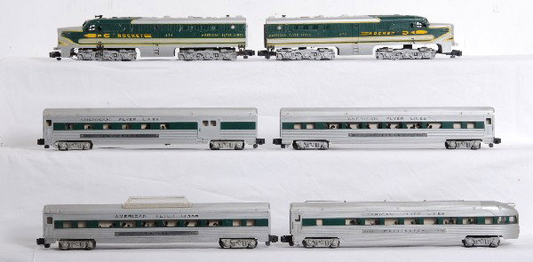 American Flyer Nos. 474, 475, 960, 961, 962, 963: Postwar American Flyer S gauge 474 and 475 Rocket Alco PA-1 units with 960 Columbus combine, 961 Jefferson coach, 962 Hamilton vista dome and 963 Washington observation. Dummy unit has loose front tru
