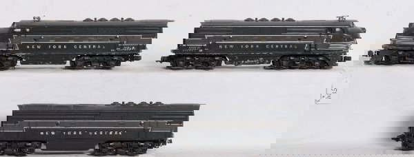 Lionel No. 2344 NYC A units and B unit: Postwar Lionel O gauge No. 2344 New York Central EMD F3a units and unnumbered B unit. Trains have original porthole lens and screened roof vents, C6.