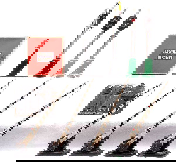 Lionel 410 OB two 153 Block 151 four 252 Gates: Lionel postwar 410 blinking billboard in OB, two 153 block signals, 151 semaphore and four 252 crossing gates. Also included are two 145C contactors and a 153C contactor. Some of the signals have surf