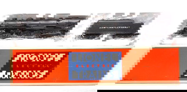 Lionel 8406 NYC Hudson Loco and Tender MINT OB: Lionel 8406 New York Central Hudson 4-6-4 black steam loco numbered 783 with tender in OB, C9.