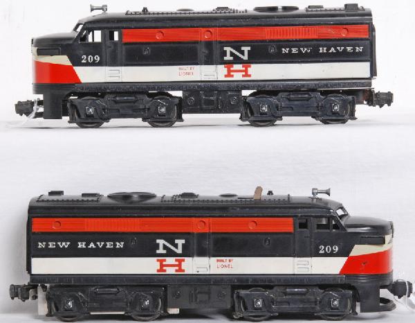Postwar Lionel No. 209 New Haven Alco A units: Postwar Lionel O gauge No. 209 New Haven Alco diesel A units, dummy unit has broken pilot, O/W C6.