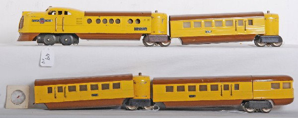 Lionel No. 636-W Union Pacific streamline articulat: Prewar Lionel O gauge streamline articulated Union Pacific diesel passenger train with whistle. Train consists of: 636W power unit, two 637 coaches and a 638 observation car. Train has one original ma