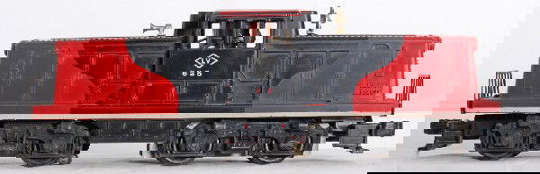 Lionel No. 625 and No. 627 LV GE 44 ton diesel swi: Postwar O gauge Lionel No. 625 and No. 627 LV GE 44 ton diesel switchers, both with screw cracks, C6-7.