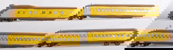 Lionel City of Portland 752E streamlined pass. set: Nicely restored prewar O gauge Lionel City of Portland articulated streamlined diesel passenger train set with 752E powered unit, two 753 coaches and a 754 observation car. Train is restored to look C