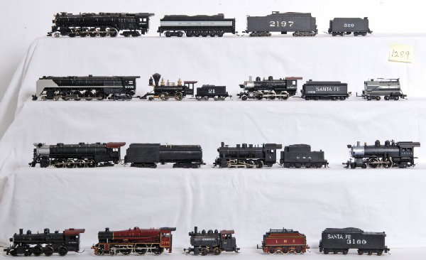 10 HO Steam locomotives, NYC, Santa Fe, Etc. : Lot of 10 HO Scale steam locomotives from various manufactures. Some manufactures represented are Mainline, Mantua, and Bachmann. Locos have Kadee couplers installed. Please see photos for best descri