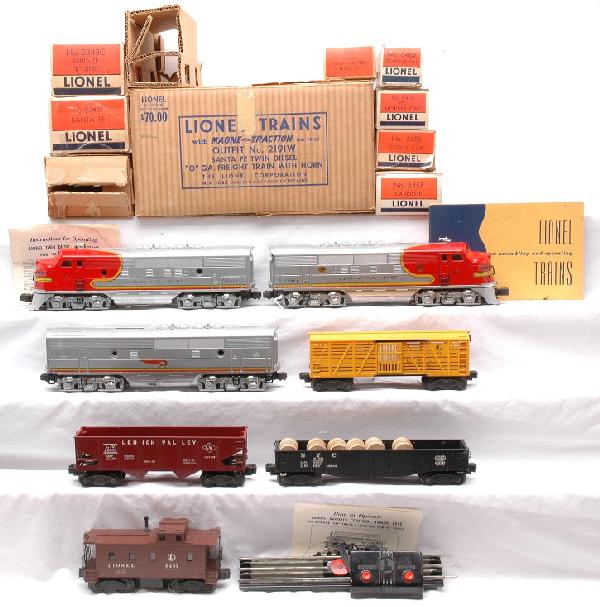 Lionel Santa Fe Freight Set No. 2191W Boxed: Lionel postwar Santa Fe freight set no. 2191W, circa 1952 in individual OBs and set box containing; 2343P/2343C/2343T Santa Fe F-3 ABA diesel units with an original cardboard insert for the power A un