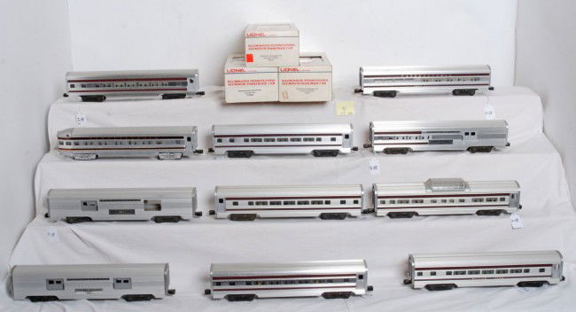 11 Lionel Pennsylvania aluminum pass cars: Lionel O Gauge Pennsylvania aluminum passenger cars, 2550 RPO, and 2540 REA car, 9569 Combo car, 9571 William Penn, 9572 Molly Pitcher, 9573 Betsy Ross Vista Dome, 9574 Alexander Hamilton observation