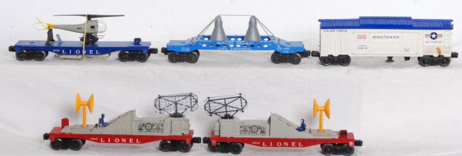 Lionel No 6413, 3665, 3419, 3540, 3540: Postwar Lionel O gauge No. 6413 Mercury capsule car missing brake wheels (no cracks), 3665 Minuteman missile launching car (repaired hatch hinges), 3419 helicopter launching car with original copter (