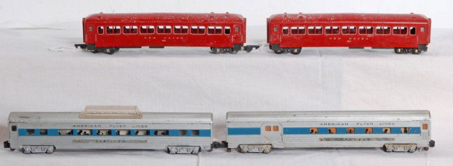 American Flyer 960, 962 and two 650 pass. cars: Postwar S gauge American Flyer No. 960 Columbus combine, 962 Hamilton vista dome and two 650 New Haven passenger coaches. Please view the photographs for the best description and as to the condition a