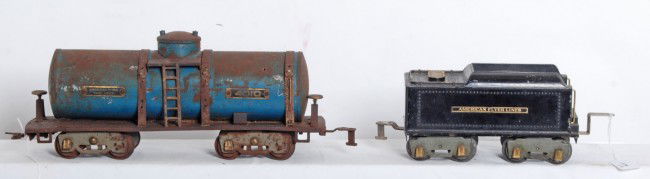 American Flyer No. 4010 tank and No. 4671 tender: Prewar American Flyer wide/standard gauge No. 4010 tank sold as is shown in our photos with no returns. No. 4671 tender, C6.