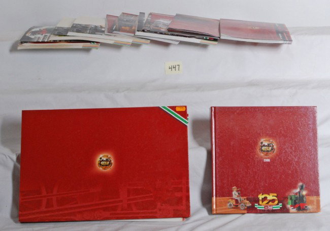 Group of LGB catalogs from 2000Õs: LGB 9 catalogs from the 2000s. Two hardback volumes included. Also a few brochures. A few duplicates. See photos for best description.