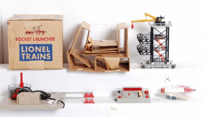 Lionel No. 175 rocket launcher in OB w/inserts....: Postwar Lionel O gauge No. 175 rocket launcher in original box with inserts wrapping paper, instructions, wire coils, timer and rocket, C9. Box is C8+.