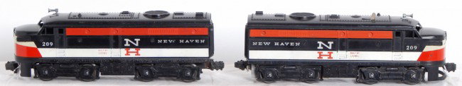 Postwar Lionel No. 209 New Haven Alco A units: Postwar Lionel O gauge No. 209 New Haven Alco diesel A units, dummy unit has broken pilot, O/W C6.