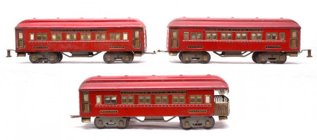 Am Flyer Two-Tone Red Pass Cars 4331 4331 4332: American Flyer prewar wide gauge two-tone red passenger cars; two 4331 Pullmans and a 4332 observation. The cars are C4-5.