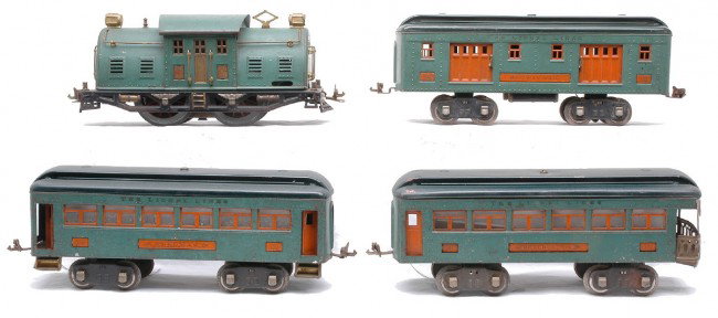 Lionel Peacock Pass Set no. 352 10E 332 339 341: Lionel prewar standard gauge peacock passenger set no. 352 containing; 10E electric 0-4-0 loco, 332 baggage, 339 Pullman and a 341 observation. The cars have dark green roofs, orange inserts and nicke