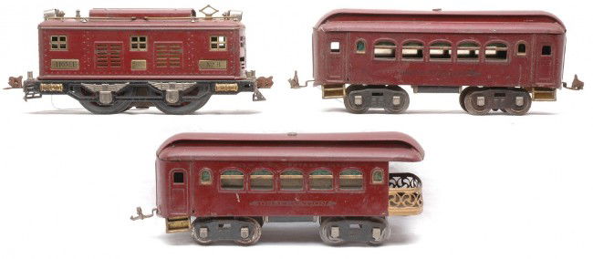 Lionel Maroon NYC Lines Passenger Set no. 350: Lionel prewar standard gauge maroon New York Central Lines passenger set no. 350 containing; 8 electric 0-4-0 loco, 35 Pullman and a 36 observation. The cars have nickel journals. The set is C4-5.