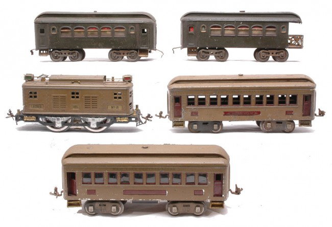 Lionel Prewar Mojave 8 NYC Lines 337 337 35 36: Lionel prewar standard gauge no. 8 Mojave 0-4-0 electric loco, two Mojave New York Central Lines 337 Pullmans with maroon inserts and nickel journals. Also included is 35 New York Central Lines Pullma
