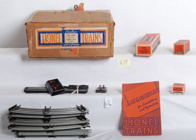 Lionel No. 865B freight train outfit, Set box w/co: Prewar Lionel No. 865B O gauge freight train outfit, set box with components. Box has split corners, tape repaired flaps. Box is clean and bright. Box could be solid with restoration. Components are: 