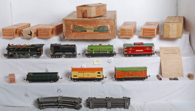 Lionel No. 239E O gauge steam freight set in OB: Prewar Lionel outfit No. 239E for O gauge track in original boxes. Trains are, 260-E steam loco, 260T tender, 812 dark green gondola, 813 orange cattle car (OB marked for yellow), 814 yellow boxcar (O