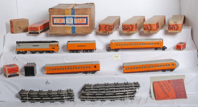 Lionel No. 755W Hiawatha passenger train in set b: Prewar Lionel O gauge No. 755W The Milwaukee Road Hiawatha passenger train in original boxes with components. Set is composed of; No. 250-E streamlined steam locomotive, 250WX tender with whistle, 782