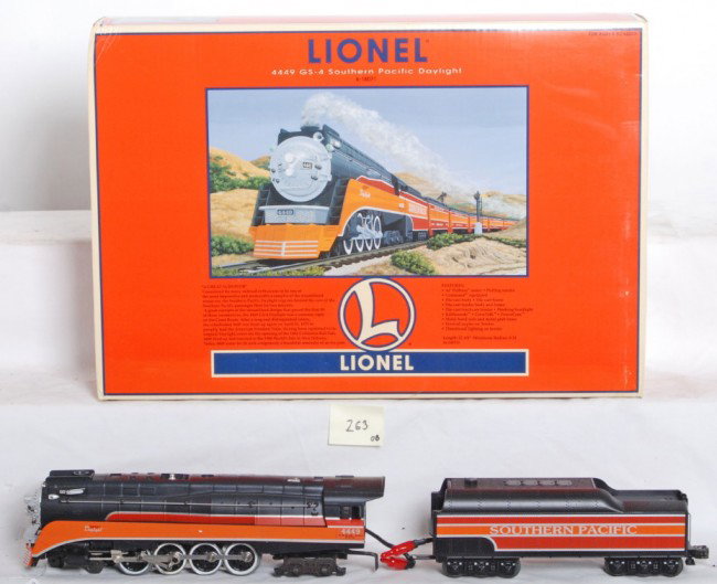 Lionel 18071 Southern Pacific GS4 with TMCC: Lionel modern O Gauge Southern Pacific GS4 Daylight in OB. Loco is catalog number 18071 and features TMCC, Railsounds, Electrocoupler and much more. Loco is high C8-9 with light run time. Set box has 