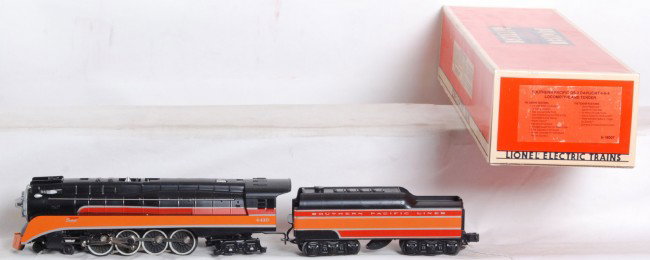 Lionel Southern Pacific 18007 Daylight loco: Lionel modern O Gauge 18007 Southern Pacific Daylight locomotive in OB. Loco features smoke, Railsounds, Magne-Traction and much more. Loco is C8 with some run time. OB shows some wear.