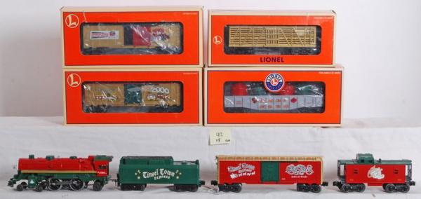 Lionel Tinsel Town Express And 4 Christmas Cars