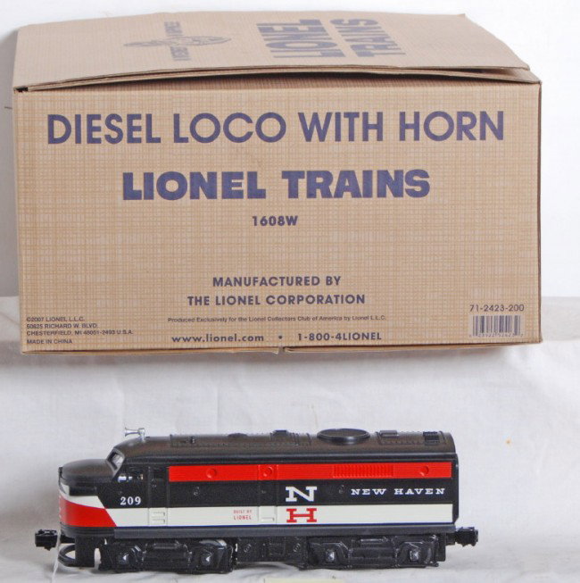 Lionel LCCA 52423 1608W Alco set: Lionel modern O Gauge 52423 1608W Lionel Collectors Club of America 2007 New Haven Alco passenger set original box. Included are 209 New Haven Alco A units, 52467 No. 2436 observation, two 52469 No. 2