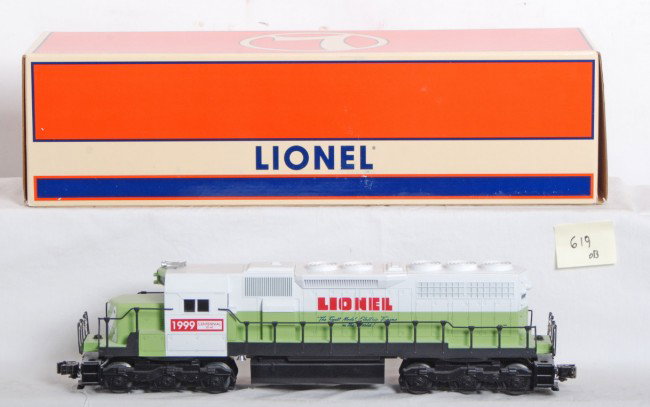 Lionel Centennial SD40 with TMCC: Lionel modern O Gauge Centennial SD40 in OB. Catalog number is 18585. Loco features TMCC, Railsounds, directional lighting Electrocouplers and more. Loco is C8 condition with light run time. OB has li