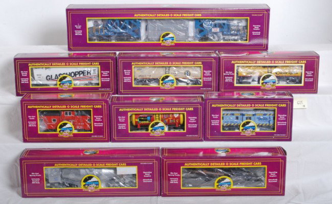 9 MTH cars 98232 schnabel, 97442, etc.: MTH modern O Gauge freight cars in OBs. Nine cars include 98232 Westinghouse schnabel flatcar, 97442 Glasshopper hopper, 98103A West Virginian Pulp flat with logs, 92007 Chessie tank car, 92014 BNSF t