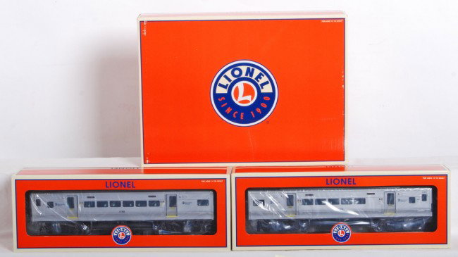 Lionel 35133 MTA subway add on set: Lionel modern O Gauge 35133 MTA subway add on set in OB. Includes two un-powered units. Cars look C9-10 and unrun. OB has skinning on one flap.