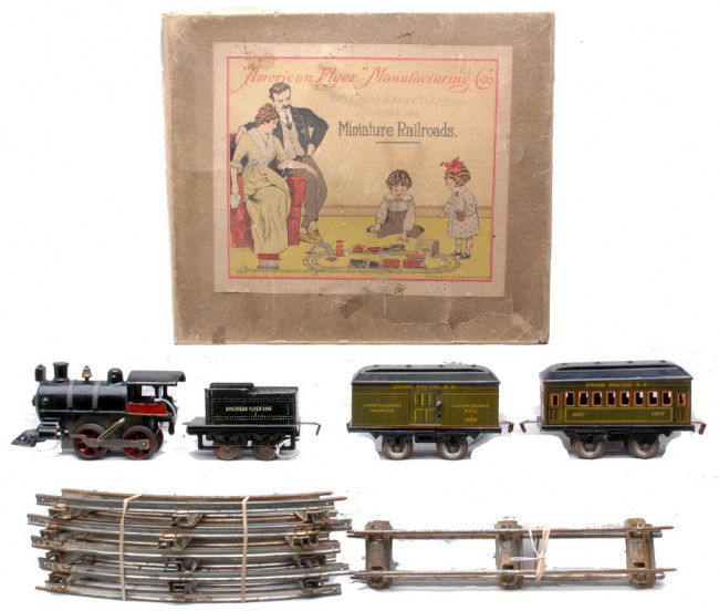 Am Flyer Union Pacific R.R. Litho Pass Set Boxed: American Flyer prewar O gauge Union Pacific R.R. lithographed passenger set in OB with original cardboard inserts containing; no. 2 type I black clockwork 0-4-0 steam loco, 120 tender, 1108 baggage, 1