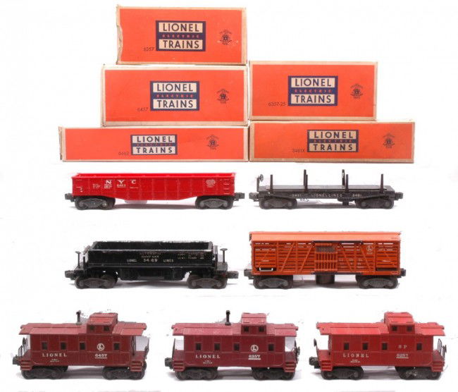 Lionel 3461X 6462 6257 6257-25 6457 OBs 3469: Lionel postwar freight cars including; 3461X automatic lumber car, 6462 red New York Central Lines gondola and three cabooses; 6257, 6357-25 and 6457 all in OBs, C6. The OBs has some missing flaps. Al