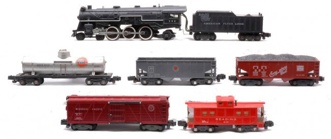 AF 293 NYNH & H Loco 632 921 929 625G 630: American Flyer S gauge 293 New York, New Haven & Hartford 4-6-2 Pacific loco and tender with freight cars; 632 Lehigh New England hopper, 921 CB & Q hopper, 929 Missouri Pacific stock car, 625G Gulf t