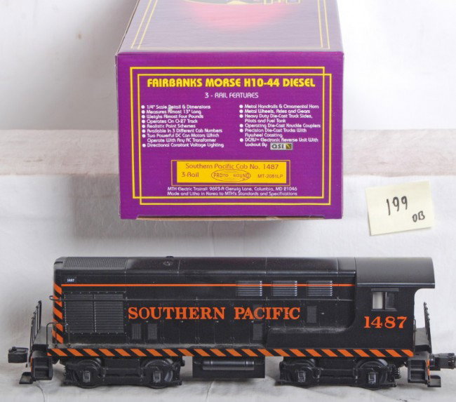 MTH Southern Pacific H10-44 diesel with Proto: MTH modern O Gauge MT-2081LP Southern Pacific H10-44 diesel in OB. Loco features Protosound, Protocouplers, constant voltage lighting and more. Loco is C8 condition with run time.