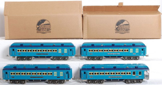 4 MTH Std. gauge Blue Comet pass. cars: MTH modern standard gauge Blue Comet 400 series passenger cars in OBs. Includes 420 Faye coach, 421 Westphall coach, 423 Halley coach and 424 Tempel observation. Cars are C8 condition with very light