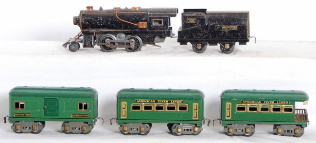 American Flyer prewar O gauge steam passenger set: American Flyer prewar train set, O gauge. Loco and tender C5 original, loco has whistle installed. 1214 baggage, 1213 Pullman and 1217 observation in green are original C6.