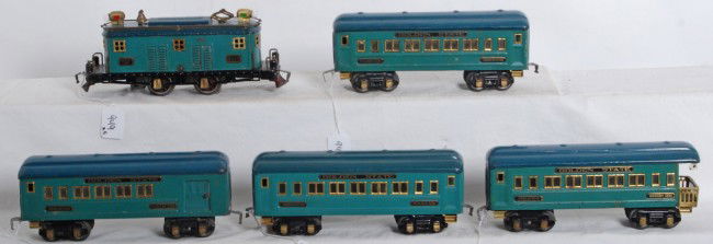 American Flyer Golden State O ga. passenger set: Prewar American Flyer narrow/O gauge Golden State passenger train with No. 3115 electric locomotive with 3280 club car, two 3281 Pullman coaches (one has loose window trim), and a 3282 observation car