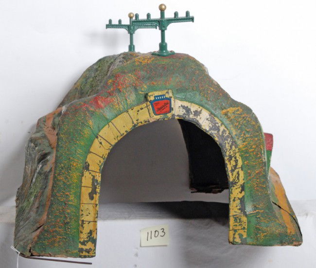 Nice American Flyer 4267 Cascade Tunnel w/label: Prewar American Flyer standard/wide gauge No. 4267 Cascade Tunnel with nice label and very nice castings.