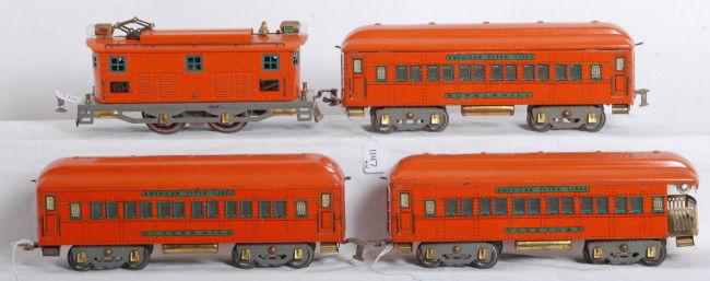 American Flyer W.G. Statesman passenger set: Prewar American Flyer wide gauge Statesman passenger set with 4654 The Daniel Webster box cab electric locomotive, two Bunker Hill coaches, and Yorktown observation. Trains look very nice clean and sh